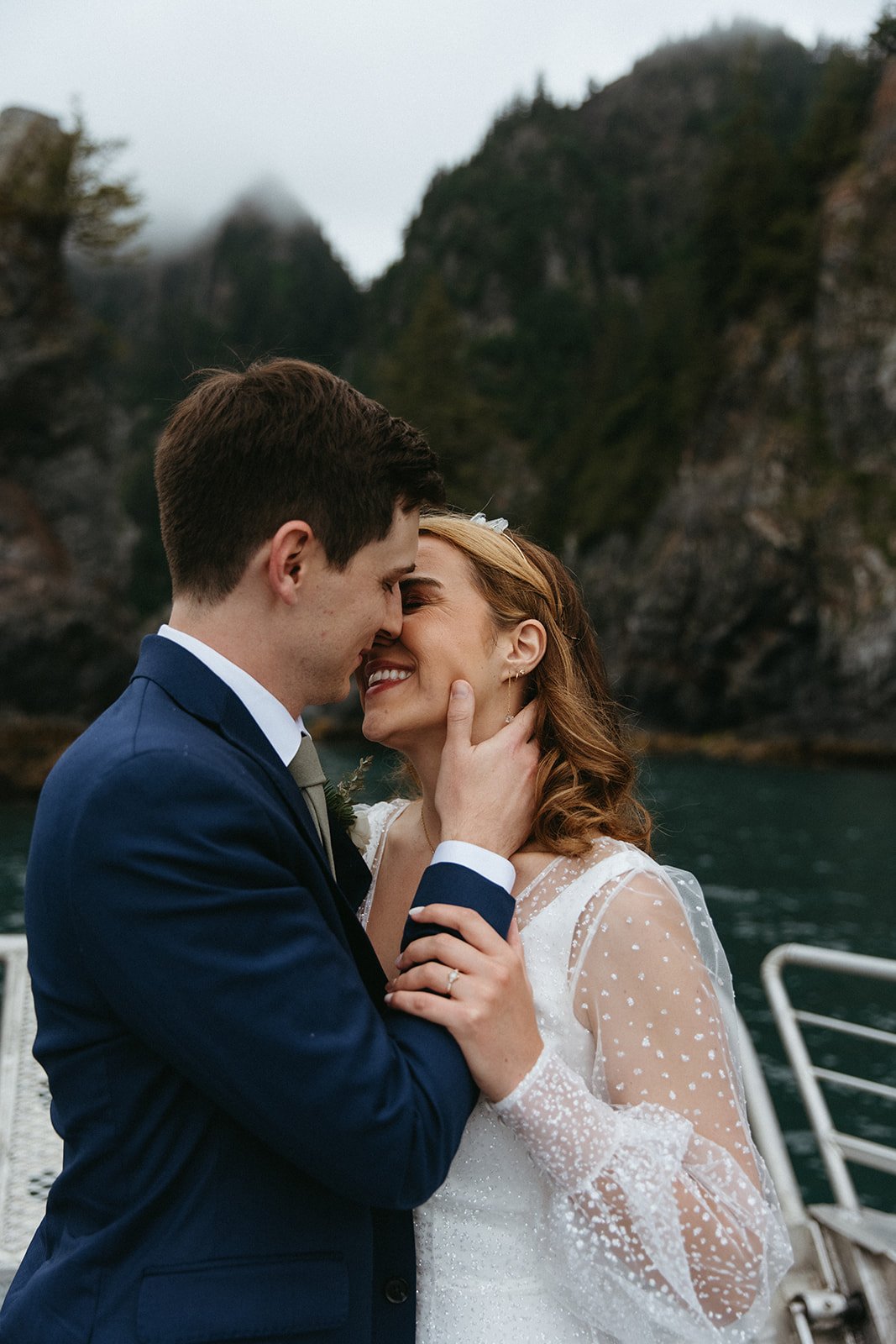 Elope on a boat