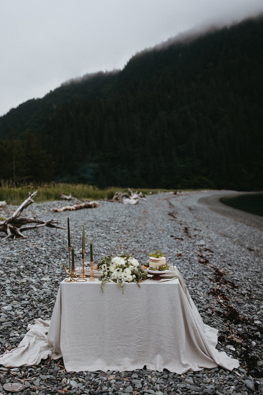 Elope on a boat