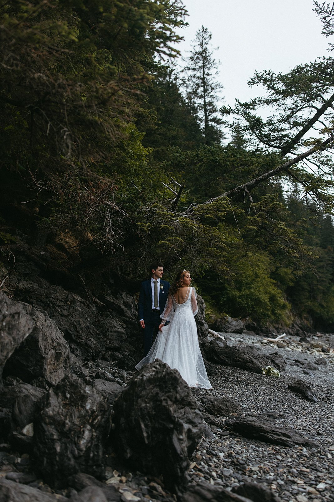 Elope on a boat